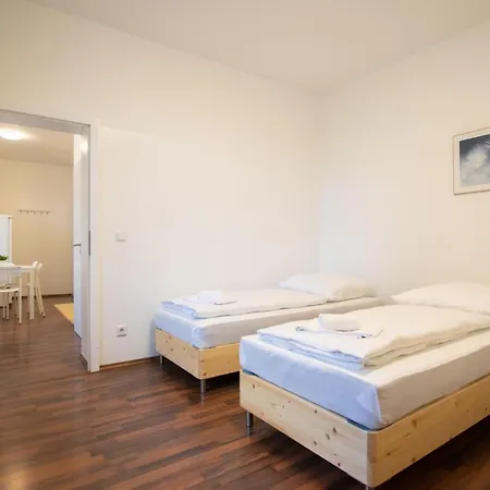Raj Living - 1 Or 4 Room Apartments - 15 Min To Messe Dus - 10 Min Old Town Dus Dusseldorf Exterior photo