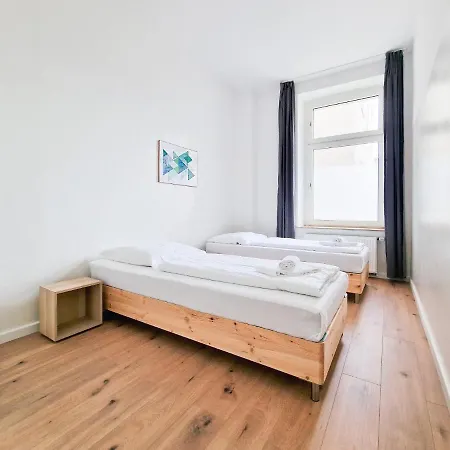 Raj Living - 1 Or 4 Room Apartments - 15 Min To Messe Dus - 10 Min Old Town Dus Dusseldorf Exterior photo