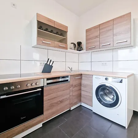 Raj Living - 1 Or 4 Room Apartments - 15 Min To Messe Dus - 10 Min Old Town Dus Dusseldorf Exterior photo