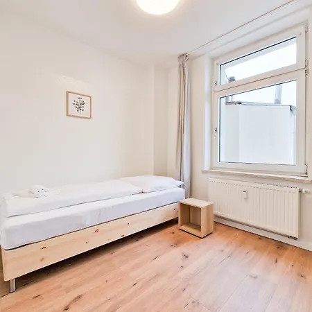 Raj Living - 1 Or 4 Room Apartments - 15 Min To Messe Dus - 10 Min Old Town Dus Dusseldorf Exterior photo