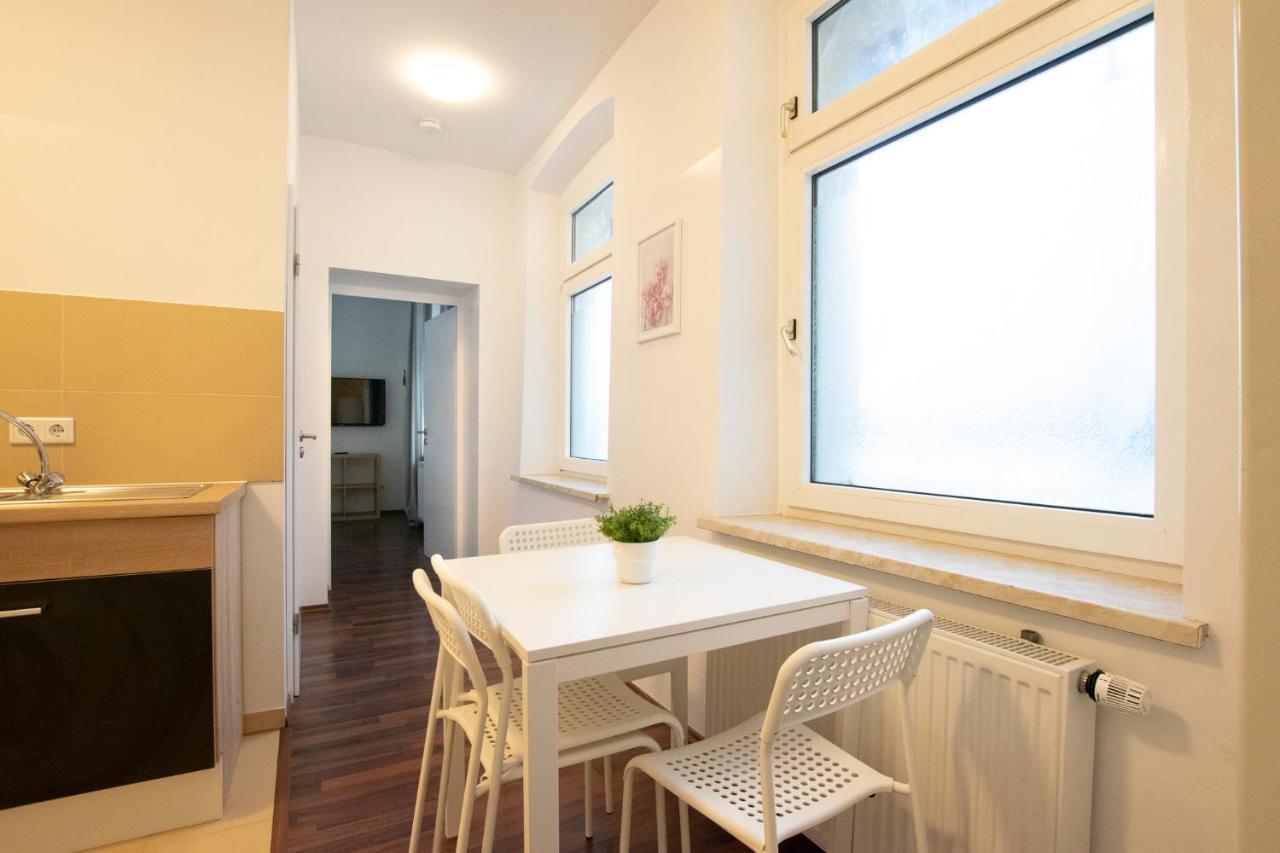 Raj Living - 1 Or 4 - 15 Min To Messe Dus - 10 Min Old Town Dus