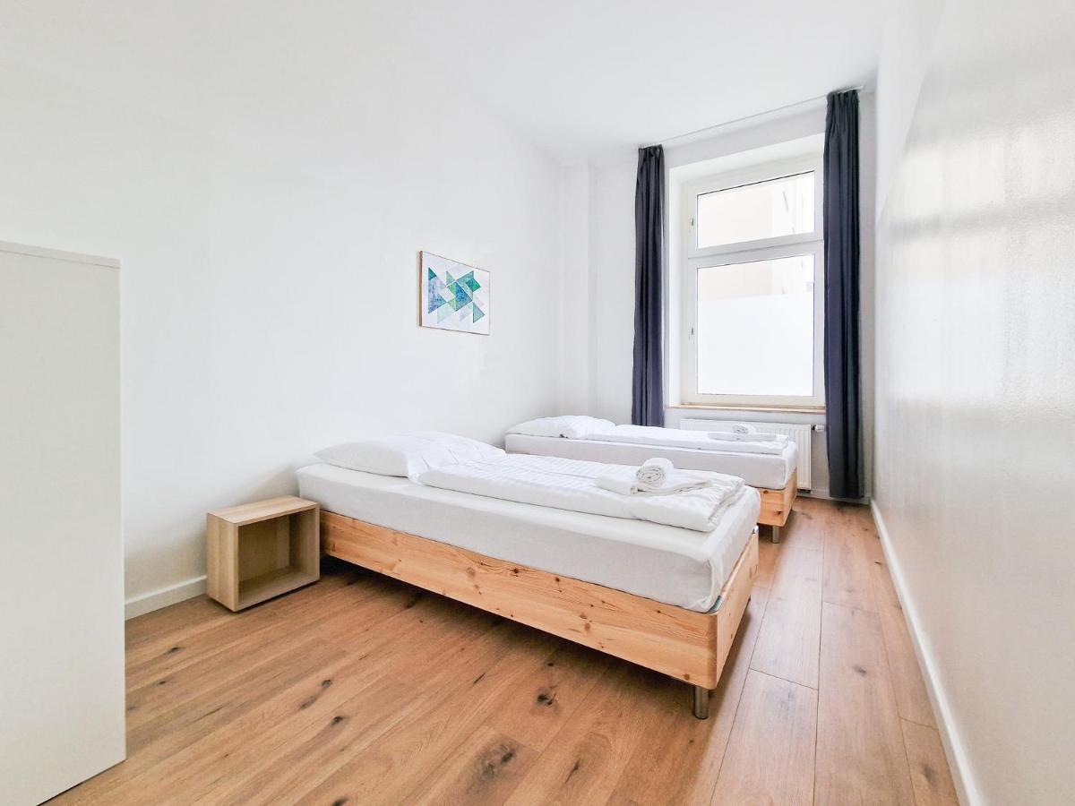Raj Living - 1 Or 4 - 15 Min To Messe Dus - 10 Min Old Town Dus Apartment