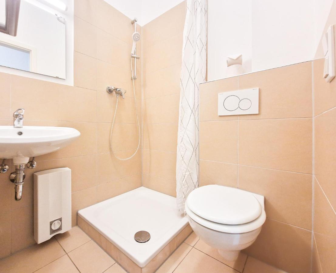 Raj Living - 1 Or 4 - 15 Min To Messe Dus - 10 Min Old Town Dus